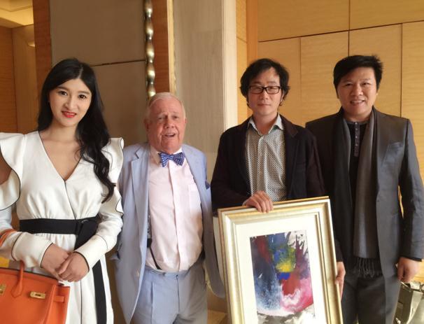 华尔街的风云人物罗杰斯对话中国抽象水墨艺术家刘泽
